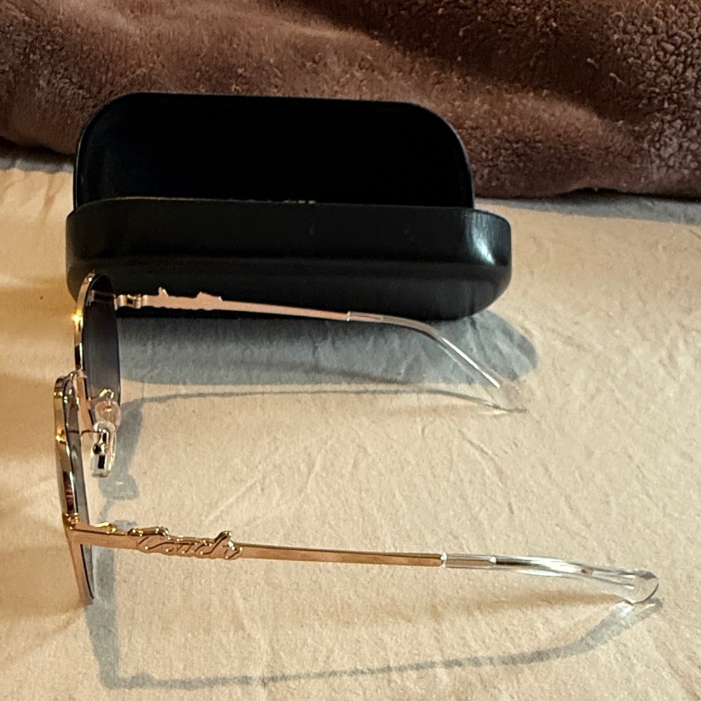 Coach Sunglasses - Picture 4 of 7